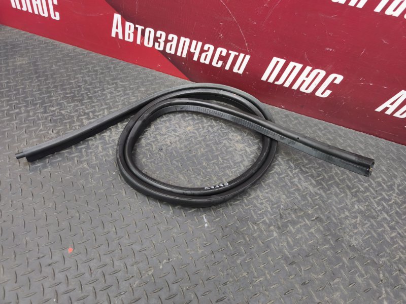 Уплотнительная резинка крышки багажника - фото 3