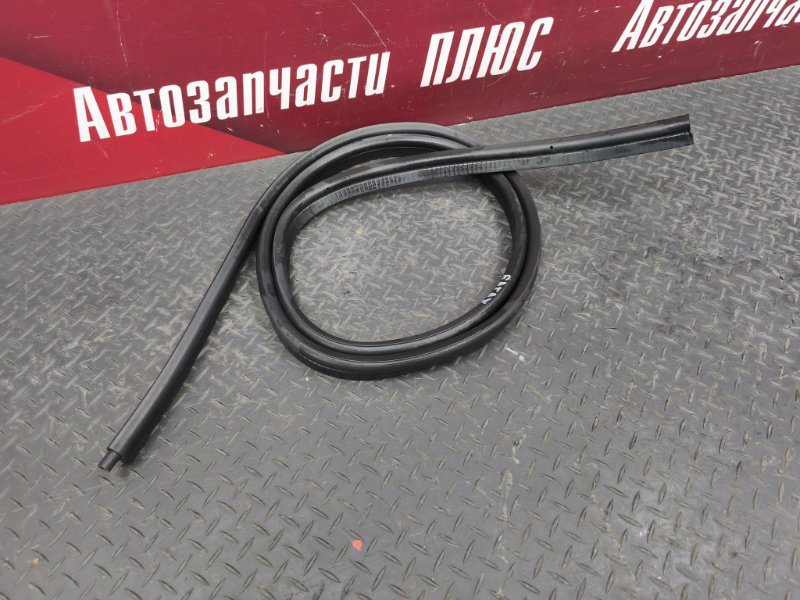 Уплотнительная резинка крышки багажника - фото 4