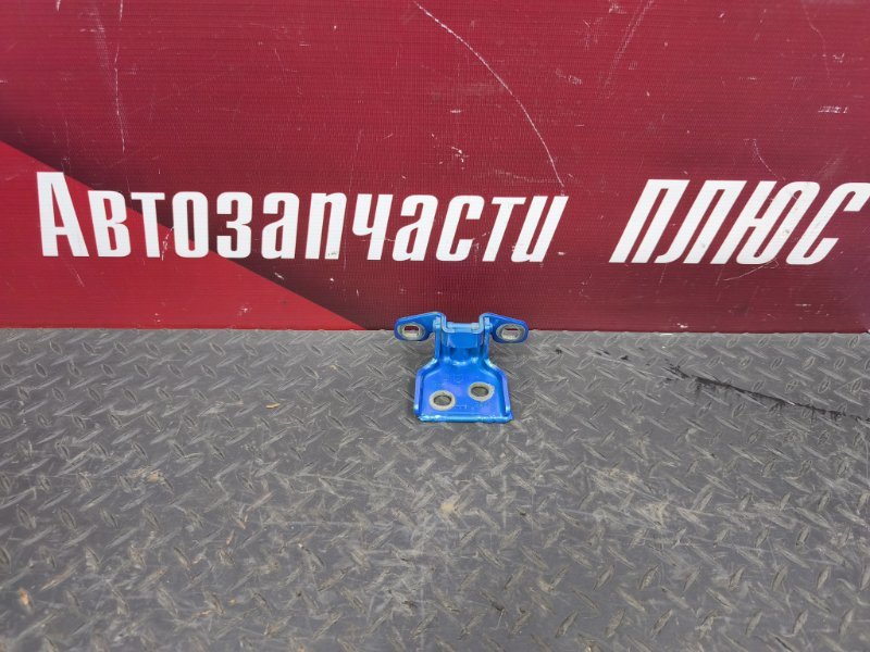 Петля двери - фото 1