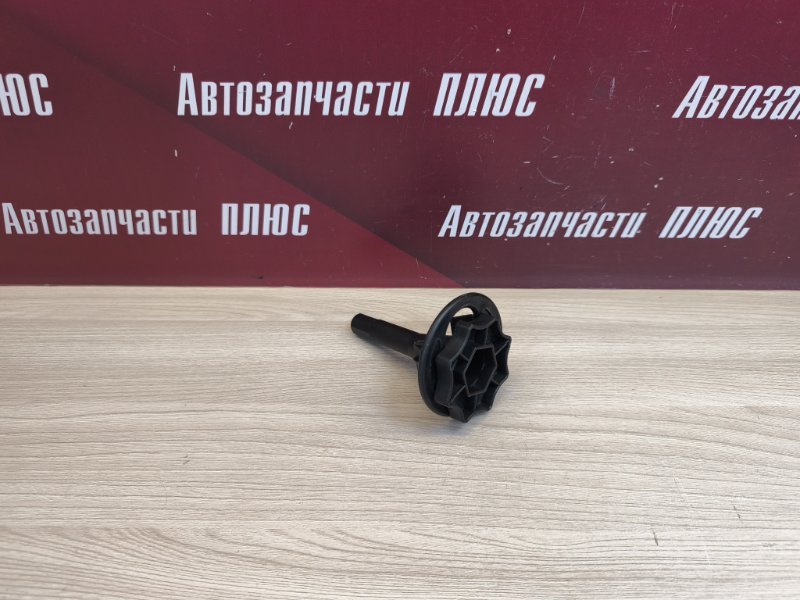 Крепление запасного колеса - фото 1