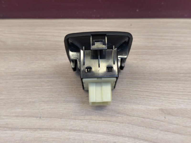 Кнопка стеклоподъемника - фото 5