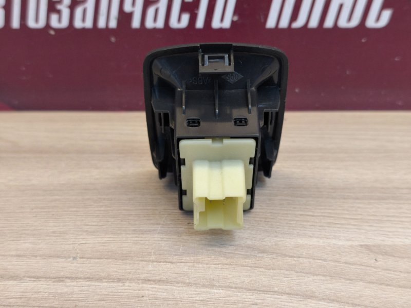 Кнопка стеклоподъемника - фото 6