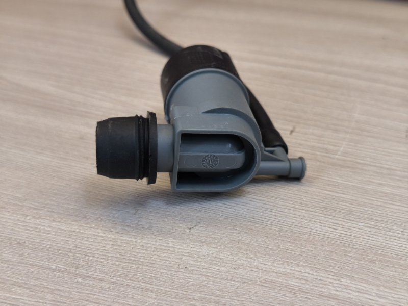 Моторчик бачка омывателя - фото 6