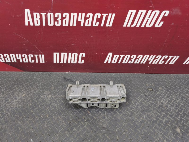 Кронштейн впускного коллектора - фото 1