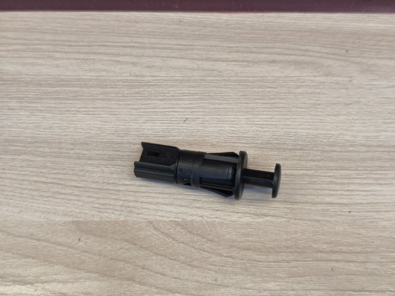 Концевик двери багажника - фото 3