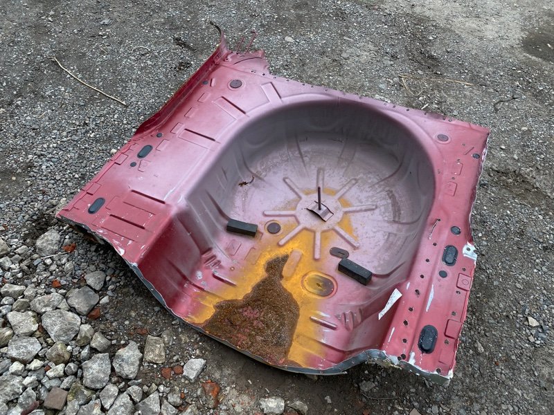 Ниша запасного колеса - фото 1