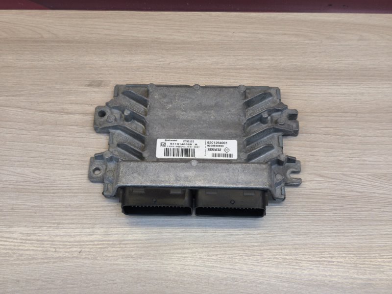 Блок управления двигателем - фото 2