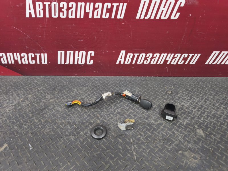 Комплект ключей - фото 1