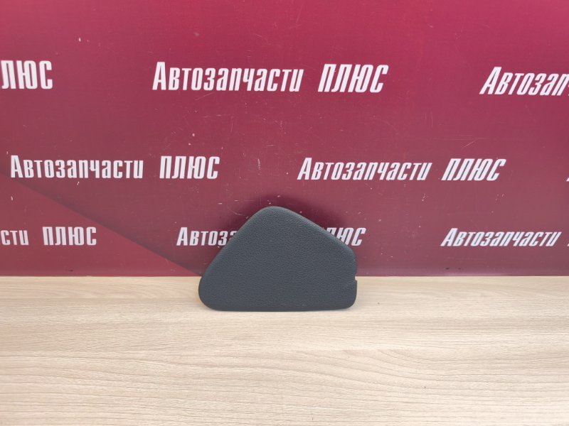 Крышка блока предохранителей - фото 1