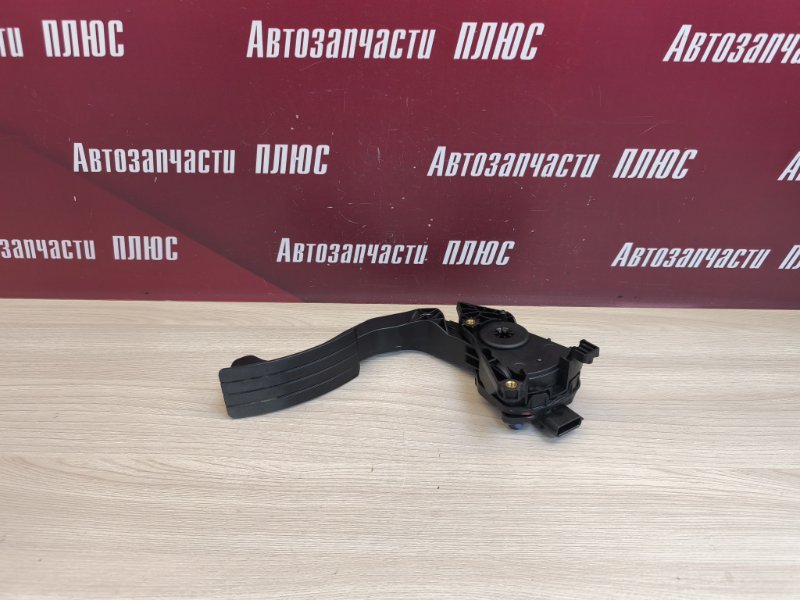 Педаль газа - фото 1