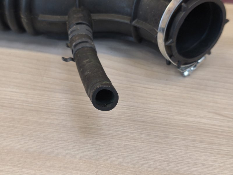 Патрубок воздушного фильтра - фото 6