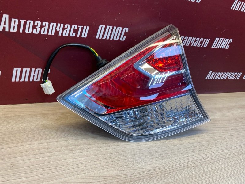 Фонарь крышки багажника - фото 3