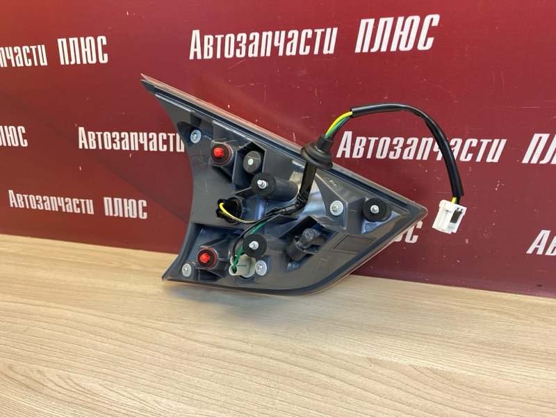 Фонарь крышки багажника - фото 8