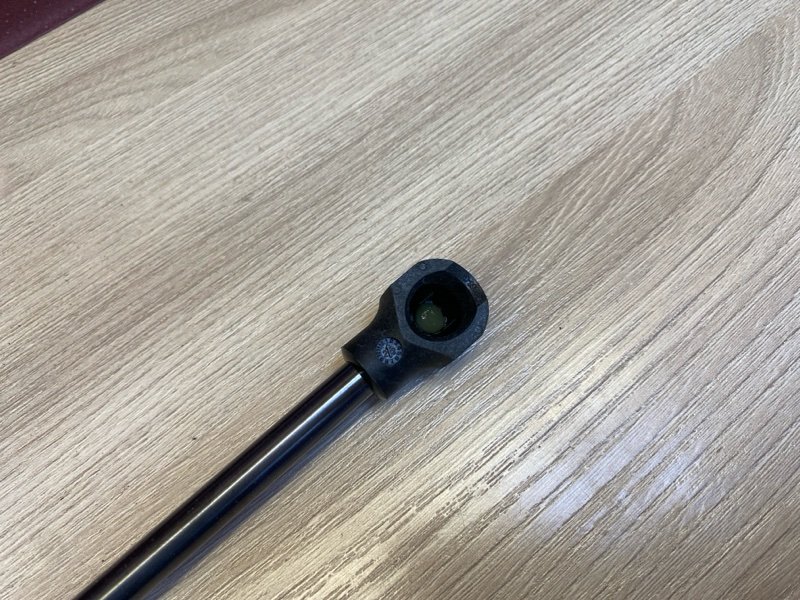 Амортизатор капота - фото 6