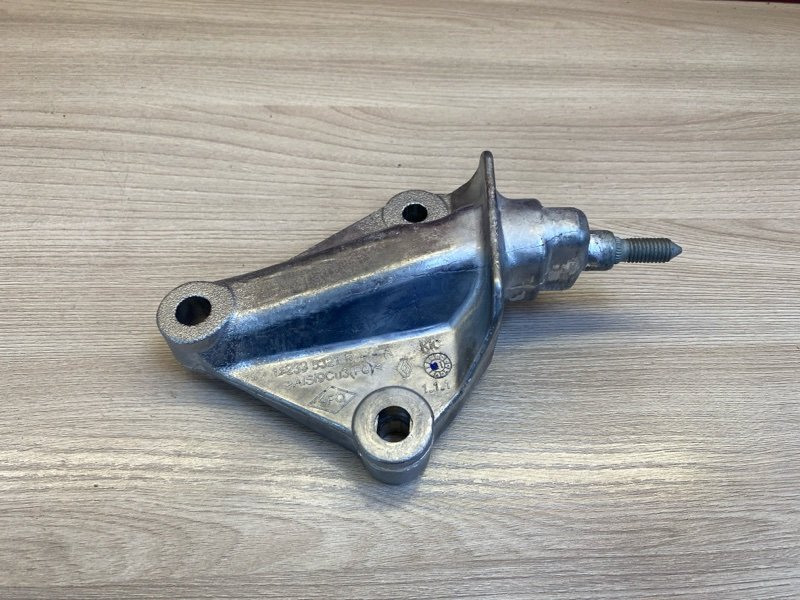 Кронштейн двигателя - фото 1