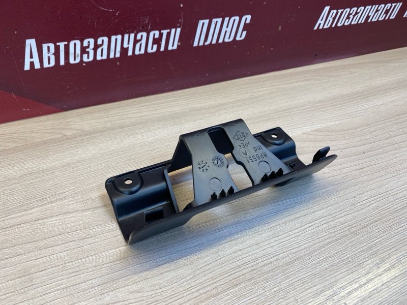 Накладка замка багажника - фото 7