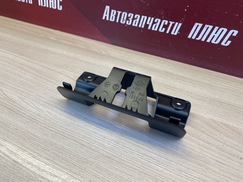 Накладка замка багажника - фото 8