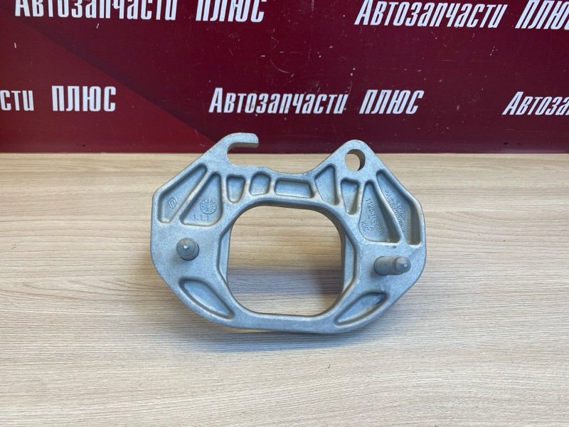 Кронштейн опоры двигателя - фото 5