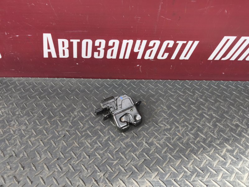 Замок крышки багажника - фото 1