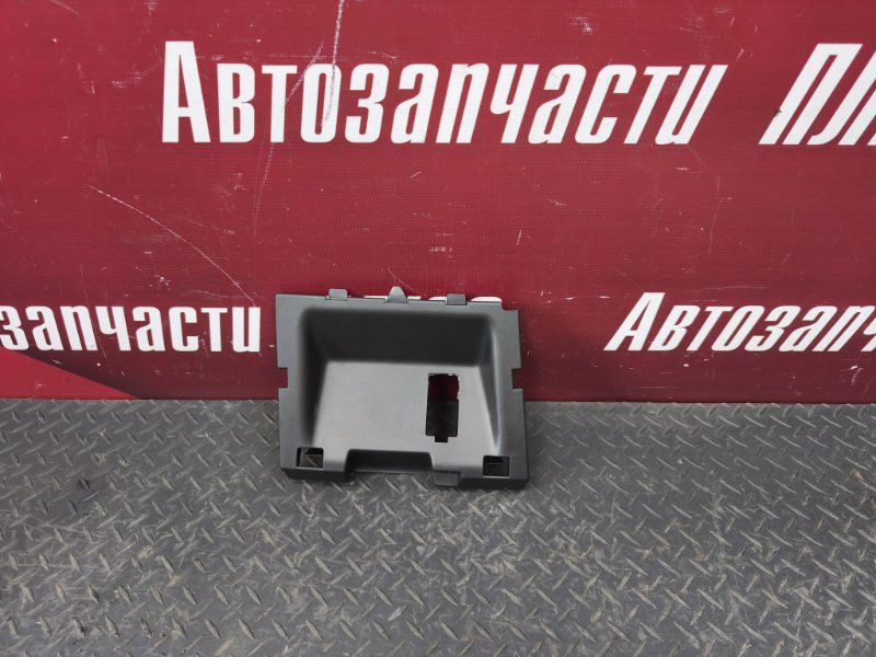 Крышка бардачка - фото 1