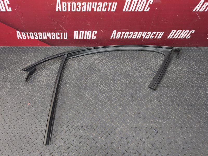 Уплотнитель стекла двери - фото 1