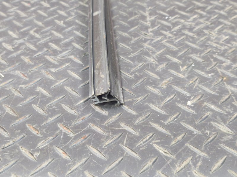 Уплотнитель стекла двери - фото 6