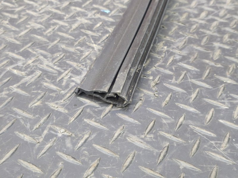 Уплотнитель стекла двери - фото 7