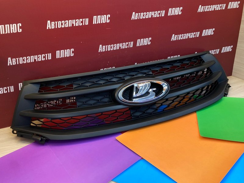 Решетка радиатора - фото 1