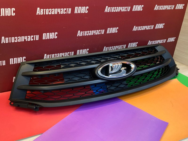 Решетка радиатора - фото 1