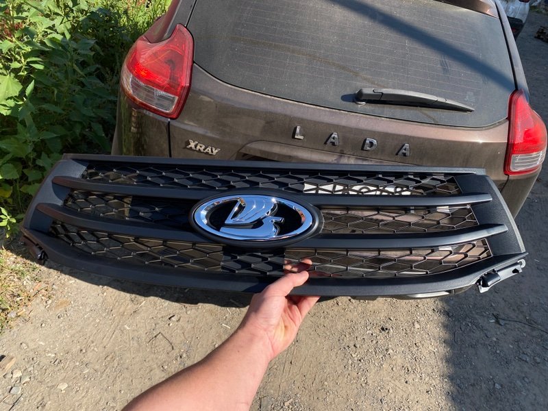 Решетка радиатора - фото 1