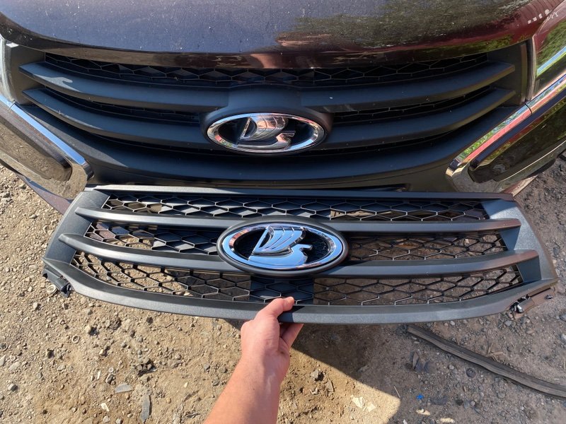 Решетка радиатора - фото 1