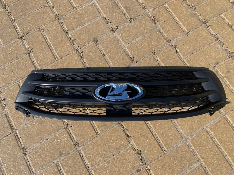 Решетка радиатора - фото 1