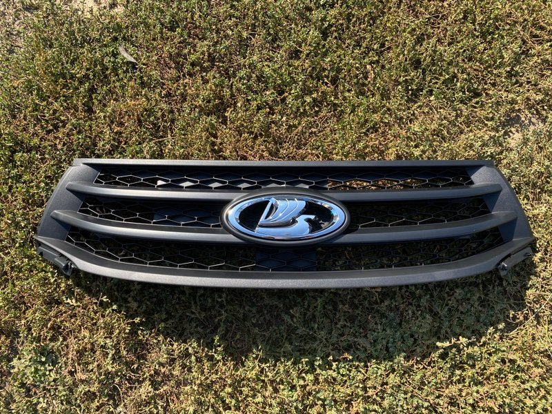 Решетка радиатора - фото 1