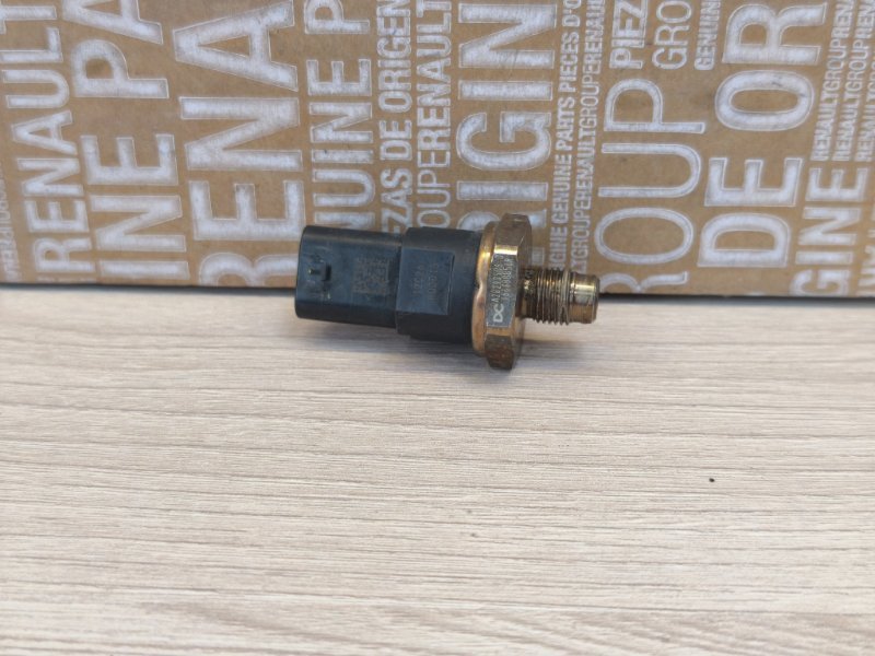 Датчик давления топлива - фото 2