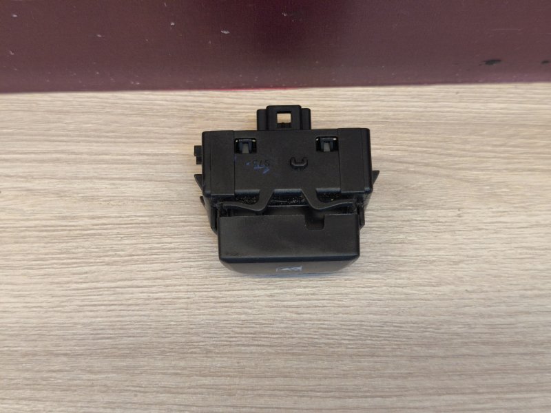 Кнопка блокировки стеклоподъемников - фото 2