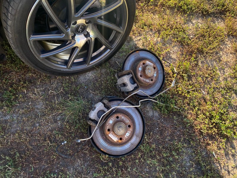 Комплект задних дисковых тормозов - фото 1