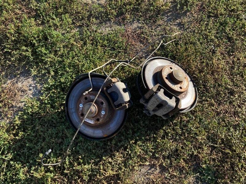 Комплект задних дисковых тормозов - фото 1