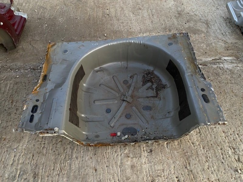 Ниша запасного колеса - фото 1