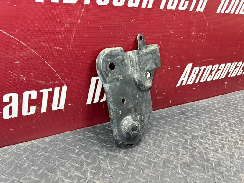 Кронштейн подрамника - фото 2