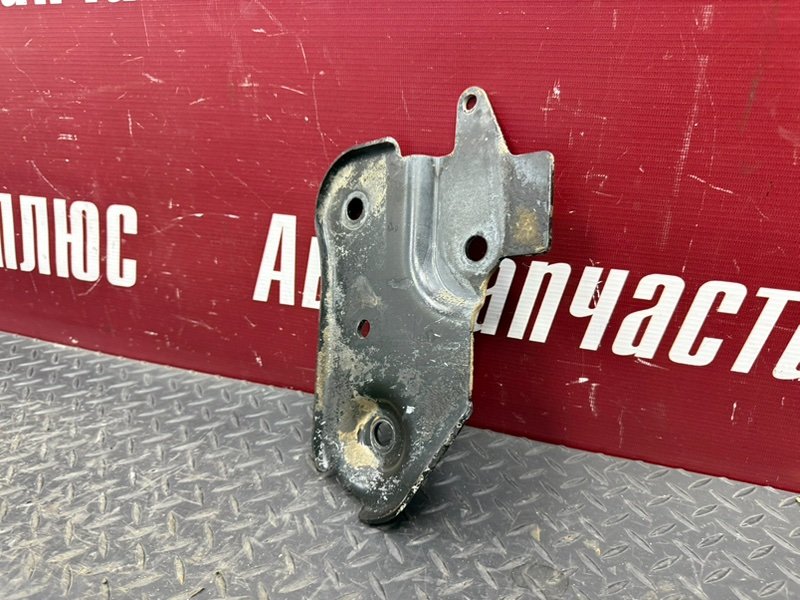 Кронштейн подрамника - фото 3