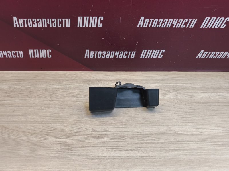 Дефлектор радиатора - фото 1