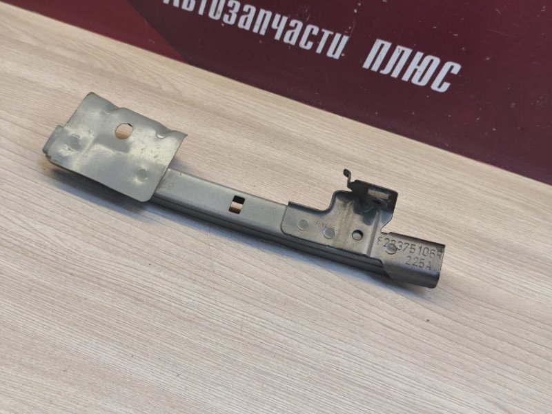 Направляющая стекла двери - фото 8