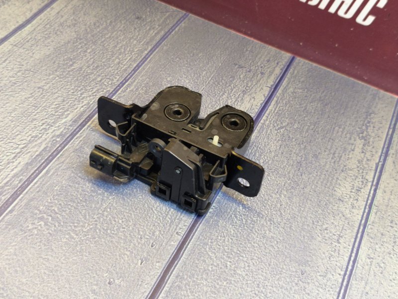 Замок крышки багажника - фото 8