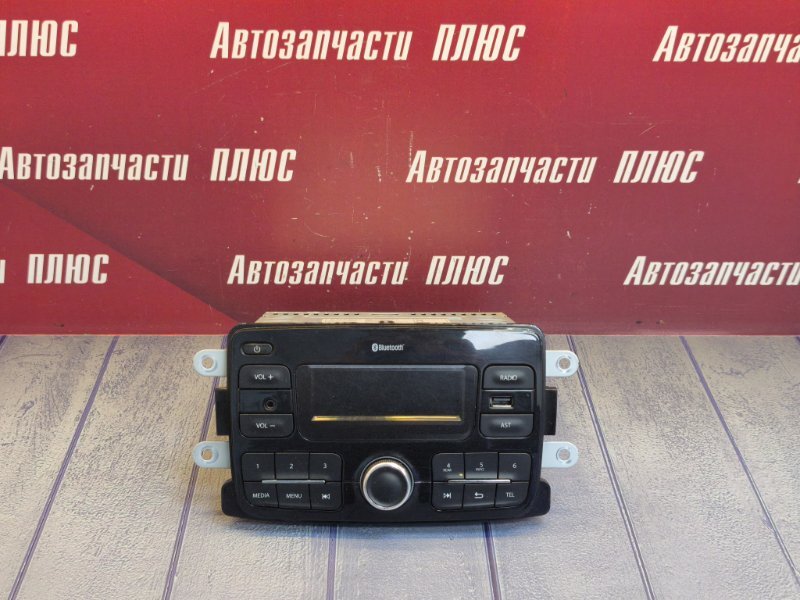 Магнитола штатная - фото 1