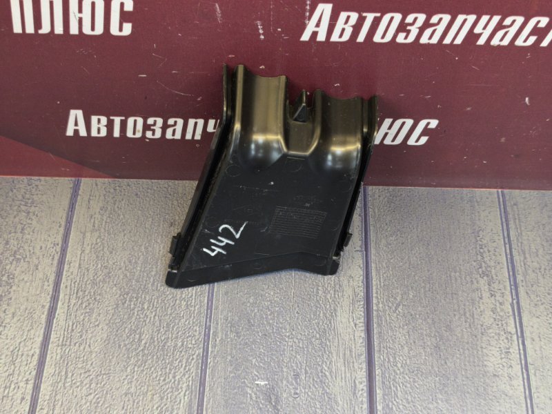 Крышка блока предохранителей - фото 3