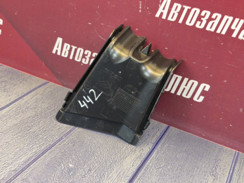 Крышка блока предохранителей - фото 4