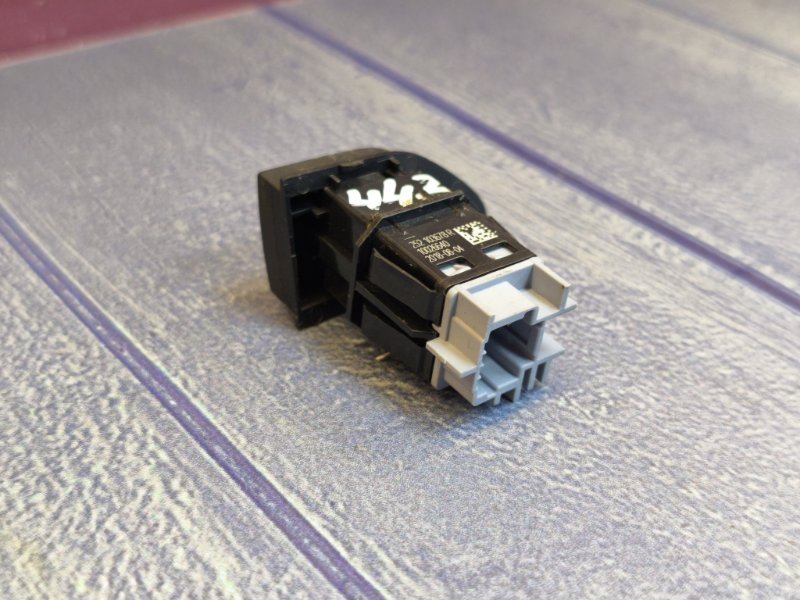 Кнопка центрального замка - фото 9