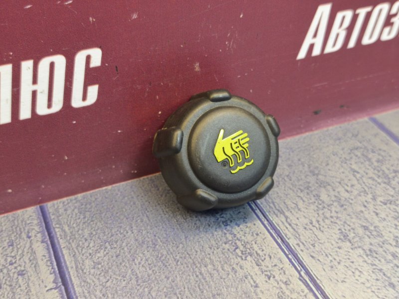 Крышка расширительного бачка - фото 4