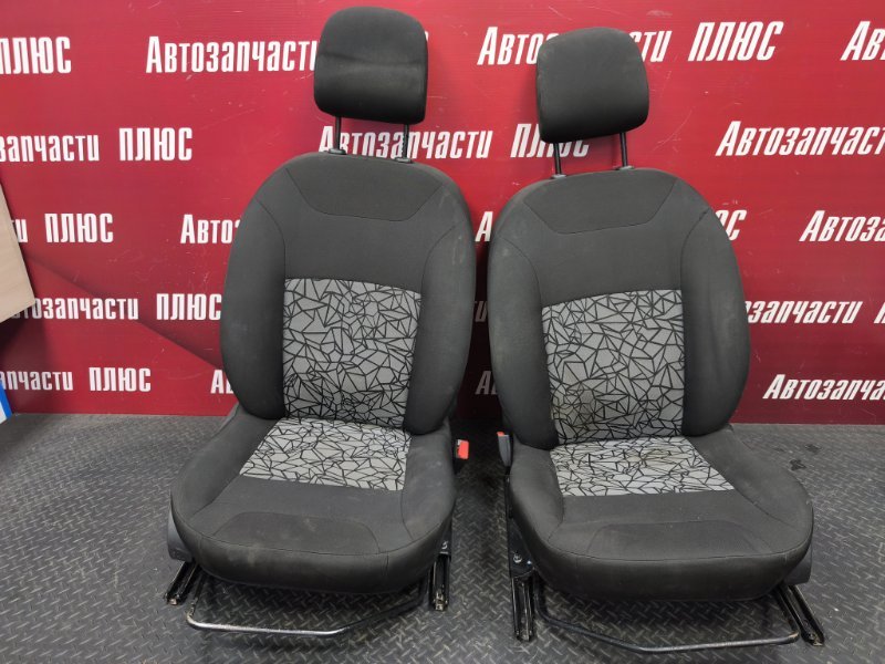 Сиденья комплект - фото 1