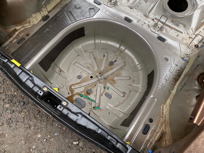 Ниша запасного колеса - фото 2